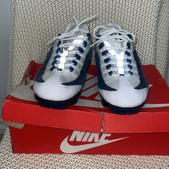 Nike Air Max 95 Blue Sneakers - Picture 6 of 11